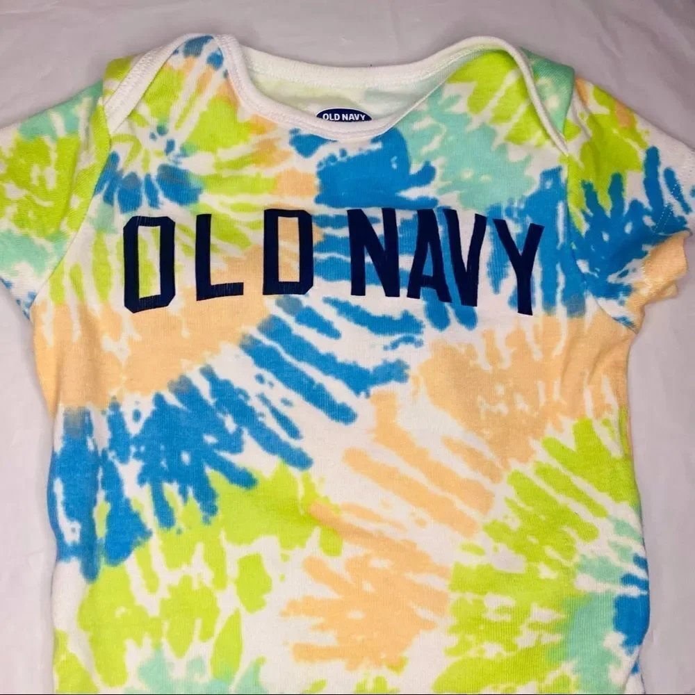 Unisex Old Navy Tie-dye short sleeve onesie Size 6-12 months